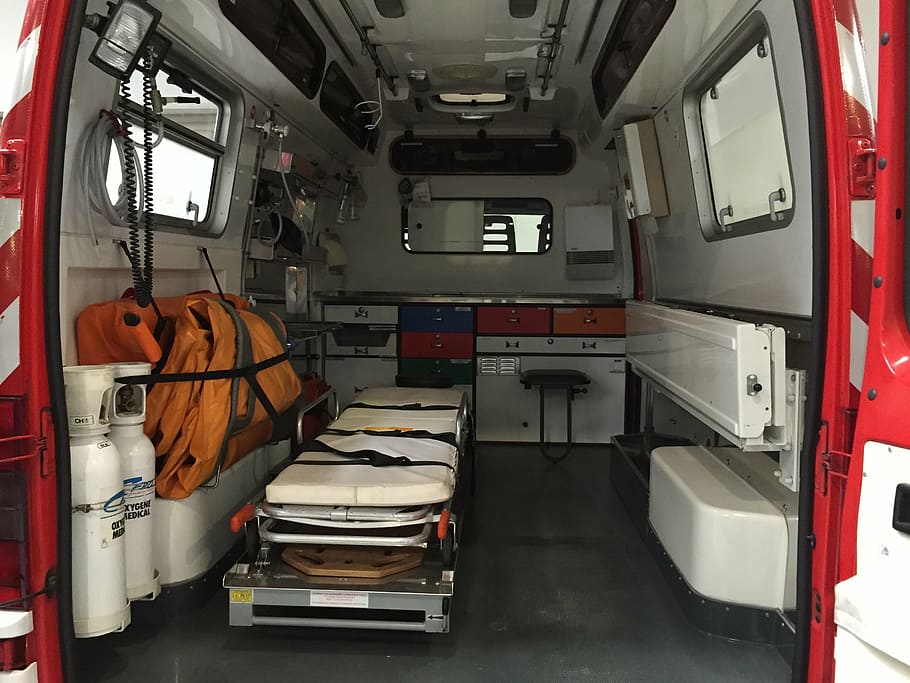 interior de la ambulancia, departamento de bomberos, reanimación, ambulancia, médico, salud, samu, 18, camión, asistencia