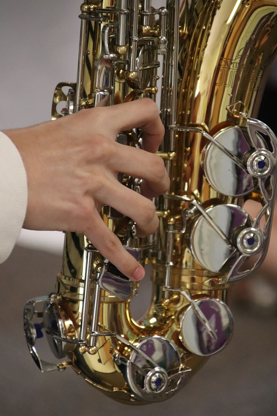 saxophone, sax, jazz, instrument, play, band, music, performer, style, finger placement