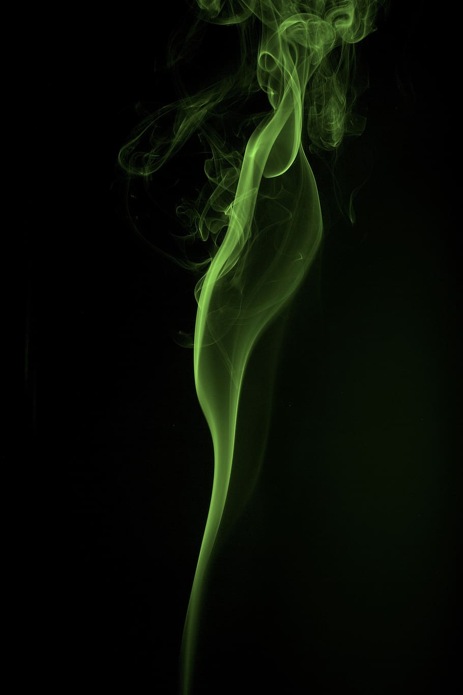 smoke, art, cigarette, smoke - physical structure, studio shot, black background, motion, green color, close-up, indoors