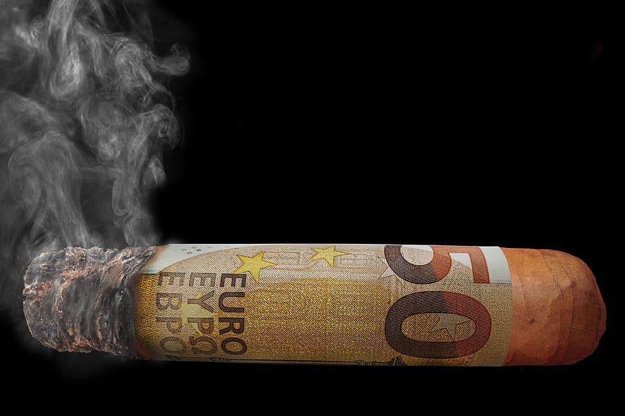 dinero, euro, cigarro, humo, fumar, dinero para soplar, soplar, cincuenta, centavo, 50 euros