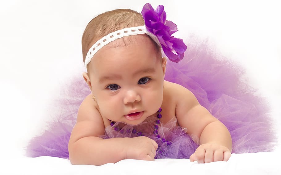 bebé, vistiendo, púrpura, diadema, vestido de malla, malla, vestido, bebe, niña, rosa