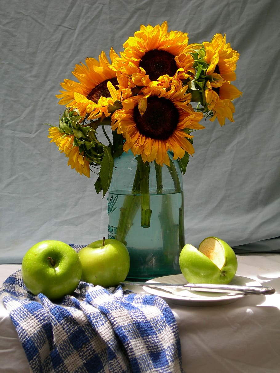 sun flowers, clear, glass vase, sunflowers, apples, life, still, summer, flower, bouquet
