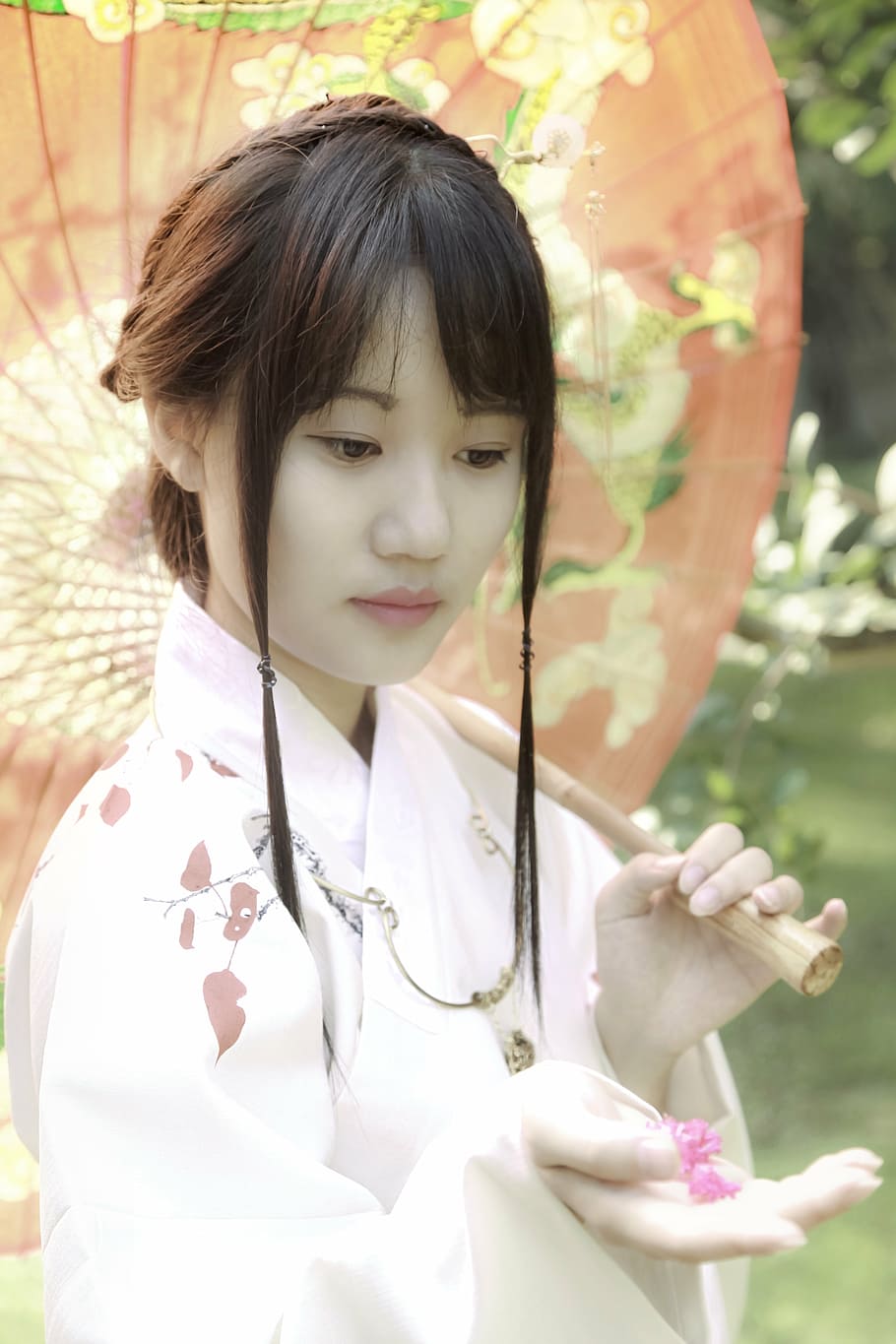 woman, wearing, white, kimono, holding, oil paper umbrella, pink, petaled flower, china, antiquity