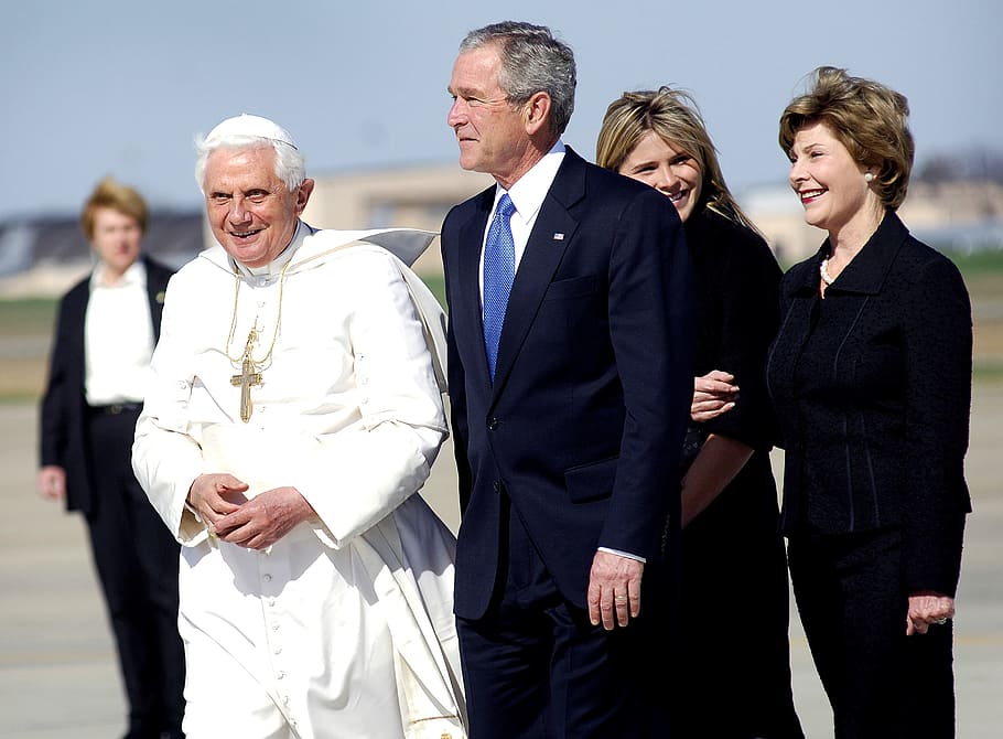 pope, man, wearing, blue, suit jacket, pope benedict xvi, president george bush, laura bush, andrews afb, maryland