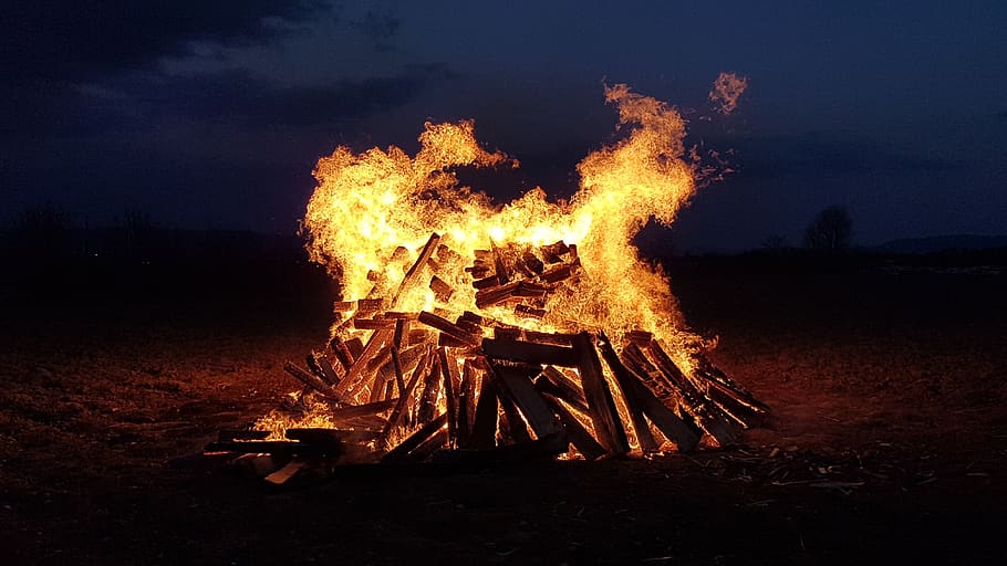 Burn land. Сумеречное пламя. Ночной огонь мм2. Night of Fire Killanoia.