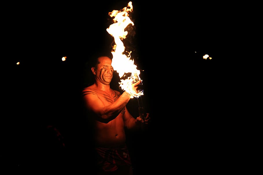 man holding fire, hawaii fire dance, hawaii, fire, dance, flame, entertainment, man, tribal, heat