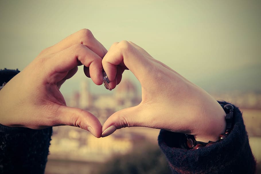 person, forming, hand heart sign, florence, hart, lovers, hand, honeymoon, love, the couple