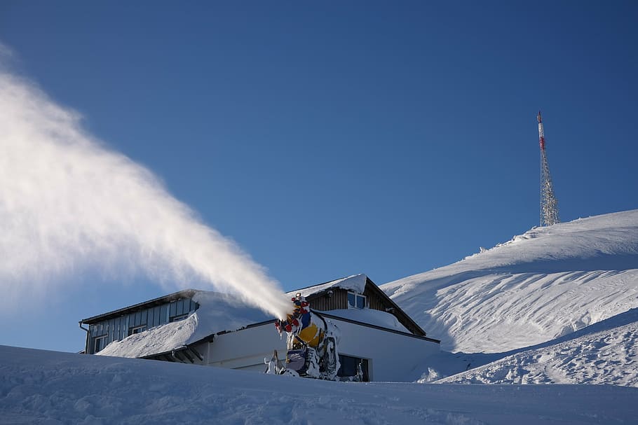 snow cannon, nozzle, spray, snow, snow making system, snow guns, artificial snow making, skiing, ski run, winter sports