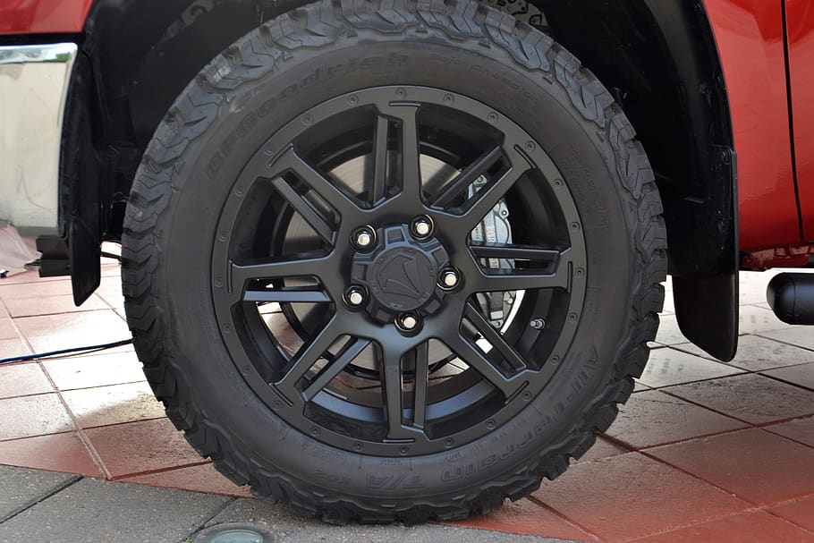 toyota tundra, tire, wheel, truck, pick-up, tough, rubber, automotive, chrome, heavy duty