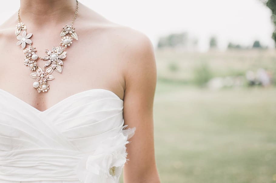 woman, wears, white, sweetheart wedding dress, open, field, daytime, wedding, bride, jewelry