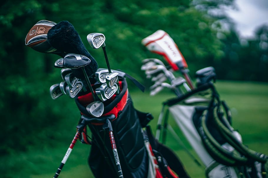 tacos de golfe, sacos de golfe, campo de grama, verde, grama, campo, ao ar livre, natureza, desfoque, equipamento de golfe