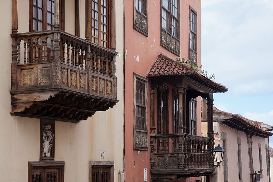townhouses, elegant, simply, wooden balconies, typical, fine, turned, casas de los balcones, architecture, building exterior