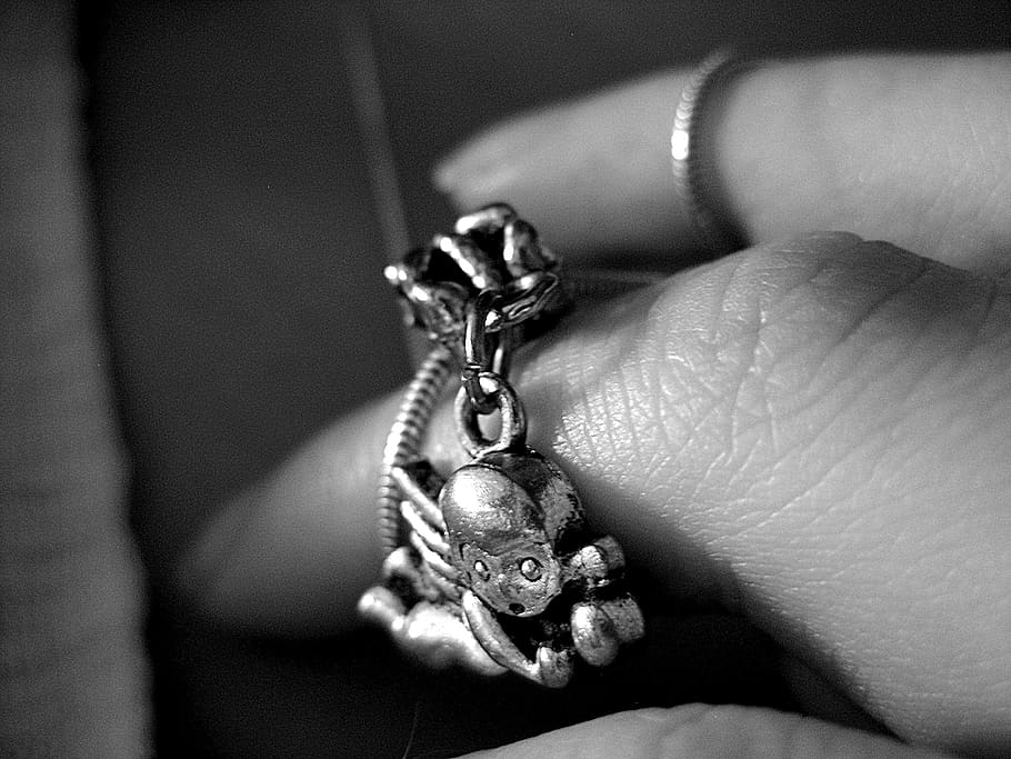 angel, pendant, necklace, jewellery, gift, macro, black, white, hand, finger
