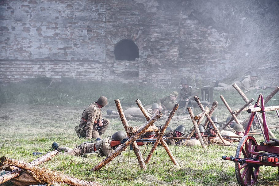the military, soldiers, staging, the fortress of modlin, in nowy dwór mazowiecki, the war, troops, military, war, weapons