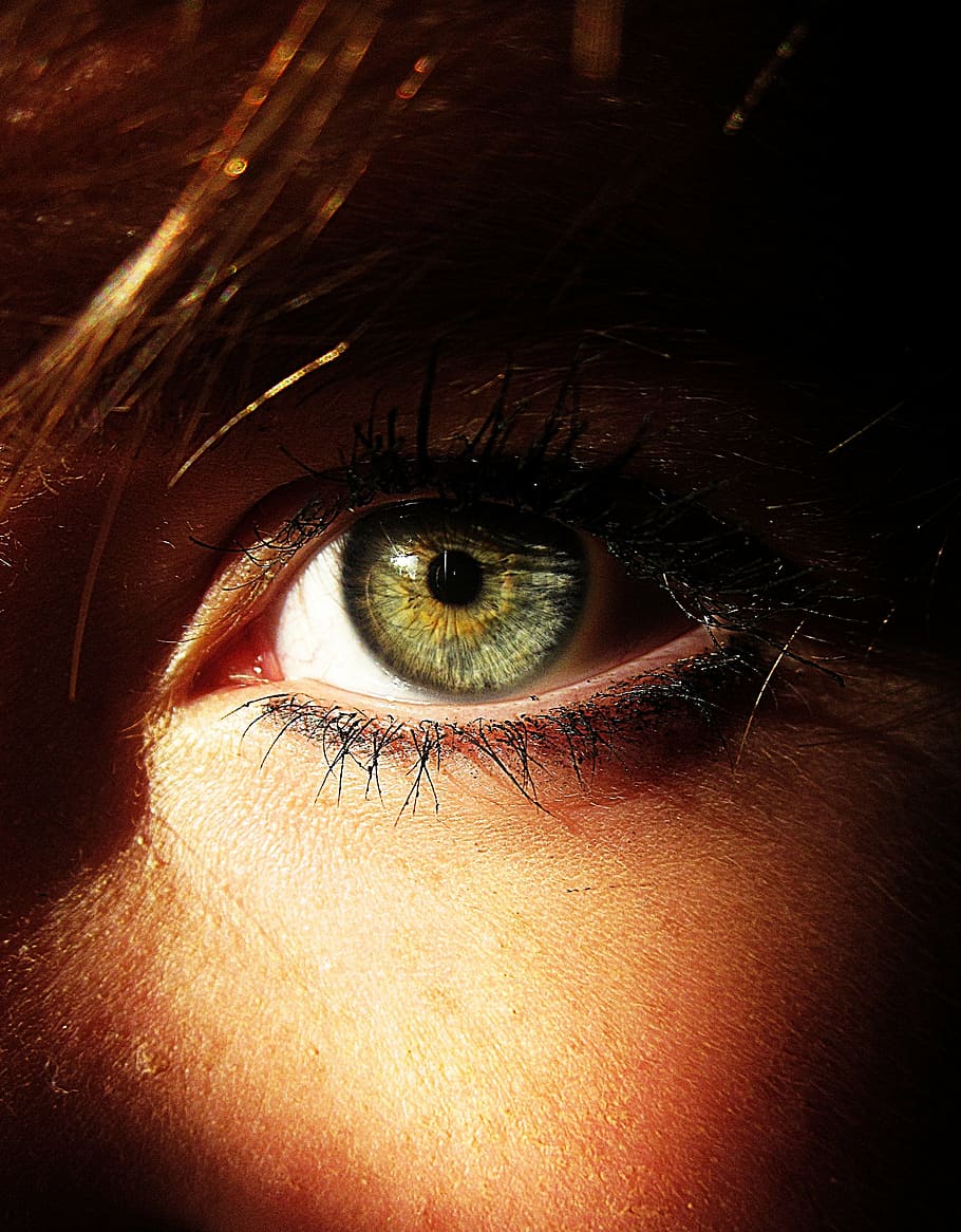 person's left eye, eye, colour, green, face, bright, make-up, woman, human eye, eyesight