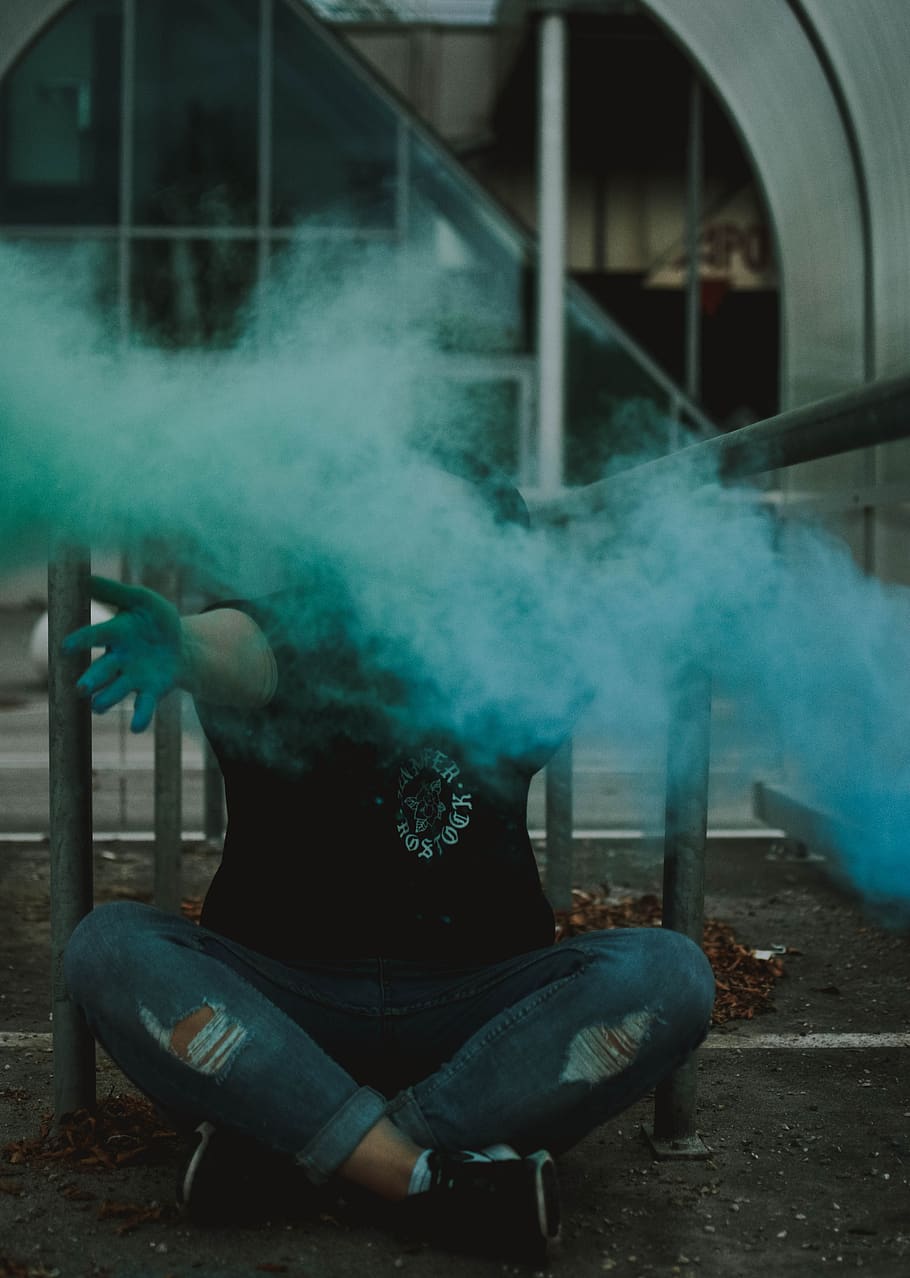 farbpulver, colorful, green, blue, throw, mask, smoke - physical structure, one person, bad habit, architecture