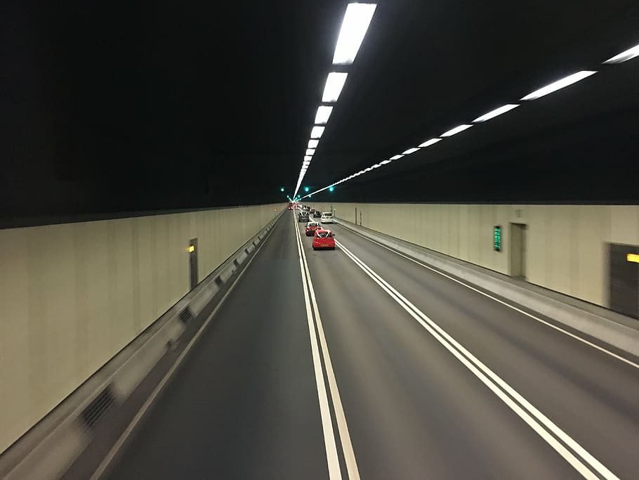 Тоннель в Гонконге. Автобус в тоннеле картинка. Bus in tunnel. Tunnel Town.