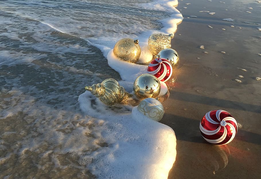 gold, red, baubles, beach, christmas, ornaments, holiday, christmas beach, festive, ocean