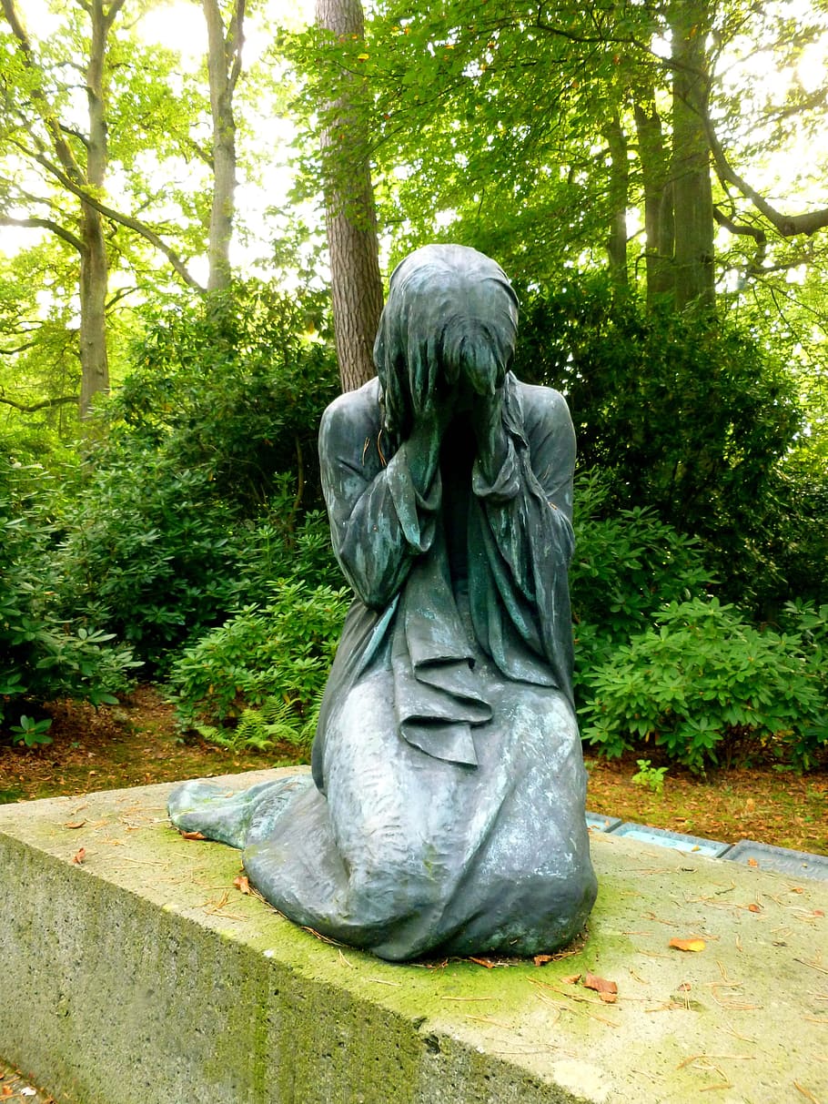 arrodillado, hormigón, estatua, árboles, escultura, mujer, estatua de bronce, figura, luto, desesperación