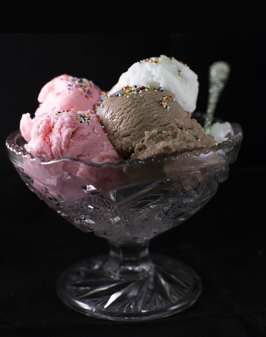 ice cream, glass bowl, dessert, ice, chocolate, strawberry, cold, sweet, frozen, food