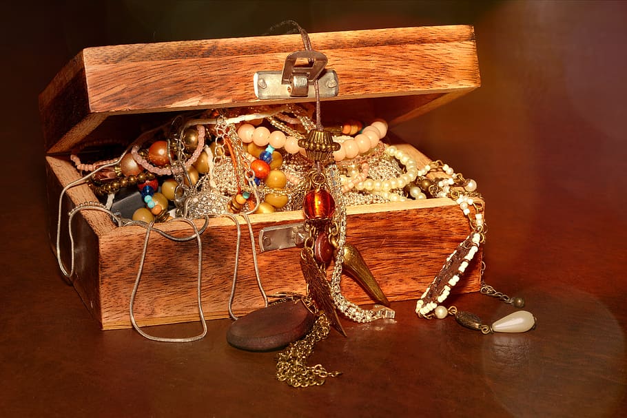 brown, wooden, box, necklaces, bracelets, inside, treasure chest, chest, jewellery, open