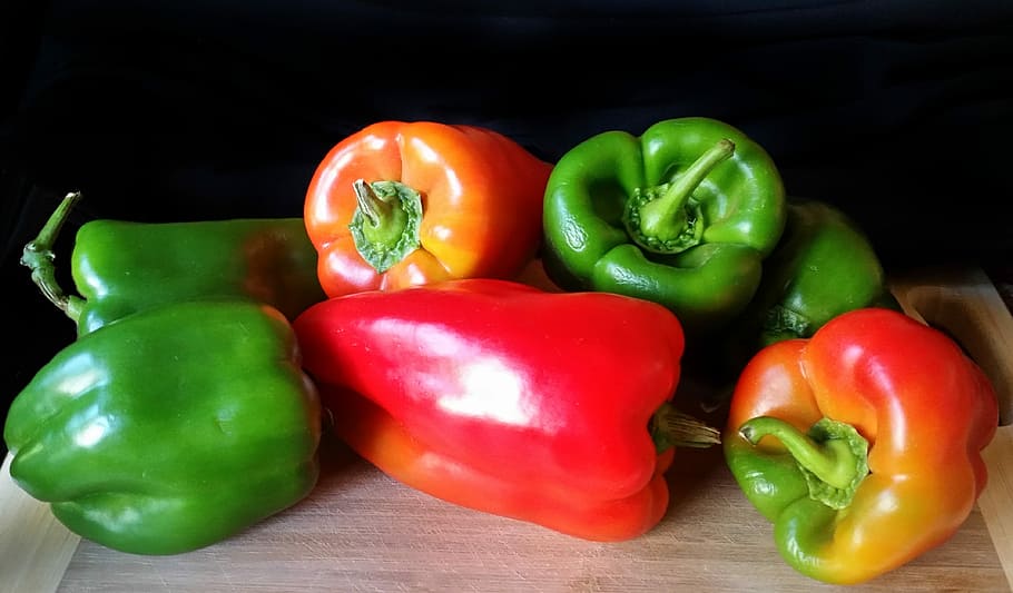 capsicum, pepper, food, vegetable, healthy, bell, bell pepper, food and drink, green color, red bell pepper