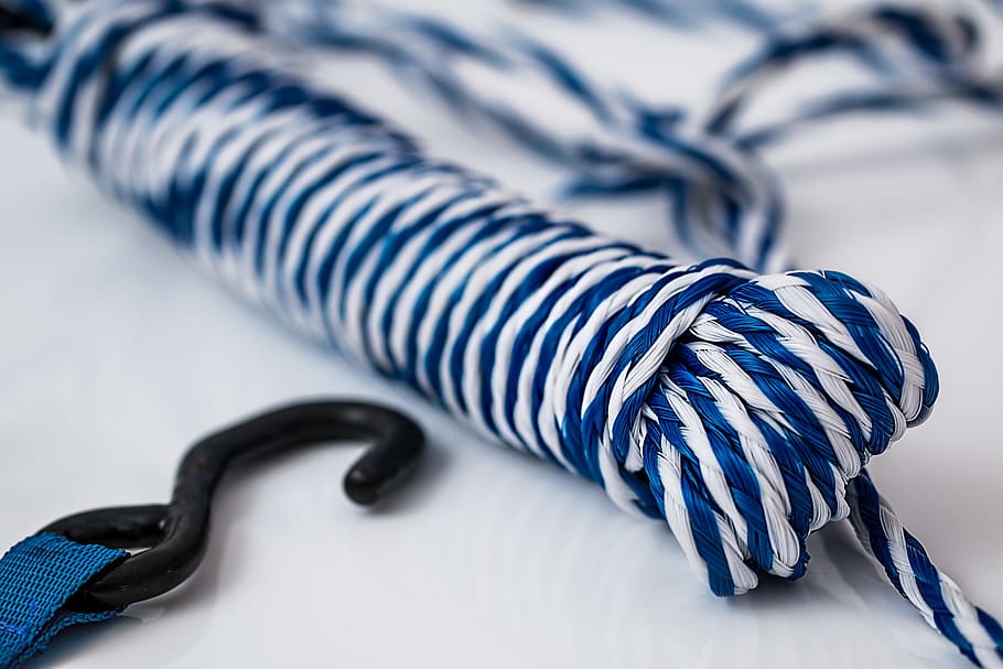 selective, focus, closeup, photography, blue, white, stripe rope, ski rope, nylon, tying
