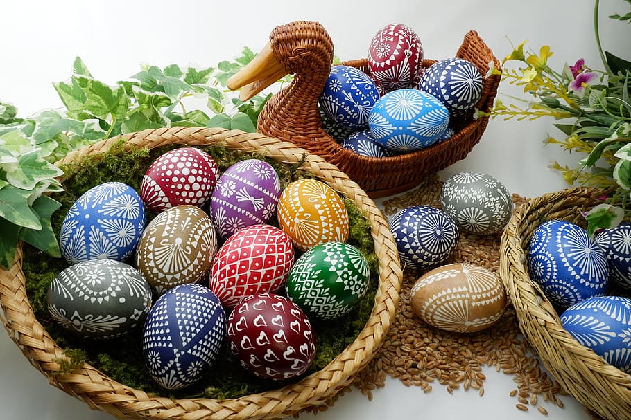 banyak telur paskah, telur pasbian sorbian, telur paskah, dekorasi paskah, teknik lilin, selamat paskah, musim semi, telur dicat, bea cukai, warna-warni