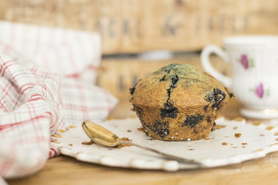 shallow, focus photography, muffin, blueberry, muffins, blueberry muffin, dessert, food, sweet, berry