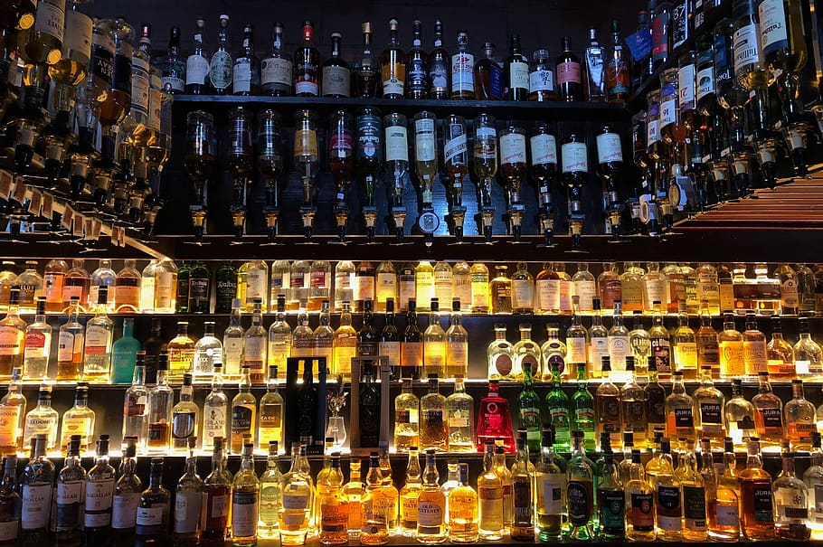 bar, plano, whisky, bebidas, alcohol, brandy, licores, disfruta, gran grupo de objetos, elección