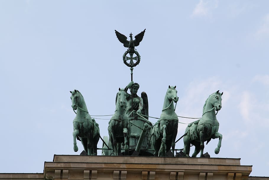 Berlin Quadriga Landmark Brandenburg Gate Sculpture Representation Statue Art And Craft Sky Human Representation Pxfuel