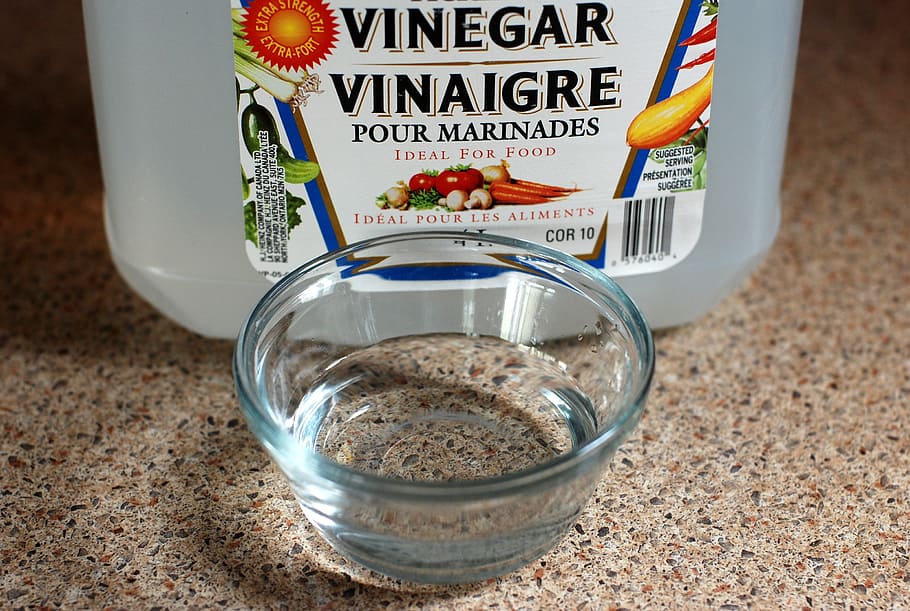 clear, glass bowl, vinegar bottle, vinegar, cleaning, cleaner, clean, wash, natural, product
