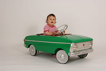 green ride on car