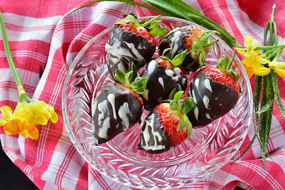 chocolate, coated, strawberries, clear, cut, glass bowl, white chocolate, dark chocolate, fruit, close