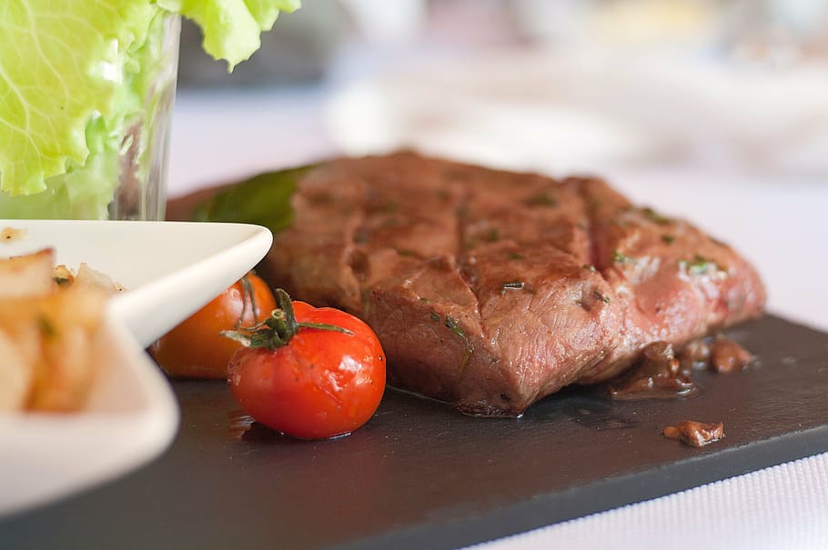 medium-rare cooked meat, steak, food, grilled, tomatoes, filet, meat, fillet, grill, beef