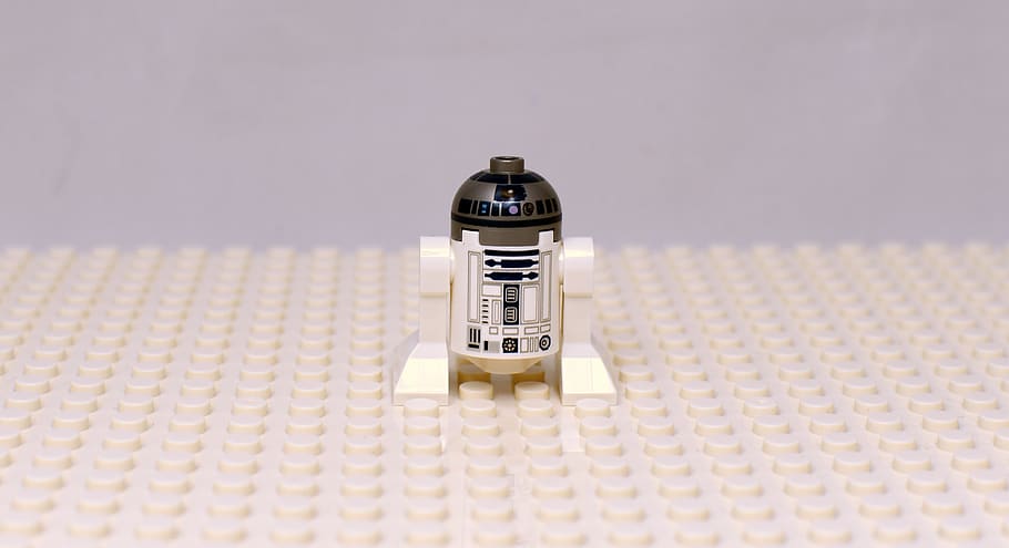 pads, lego, star wars, toy, character, indoors, single object, accuracy, table, still life