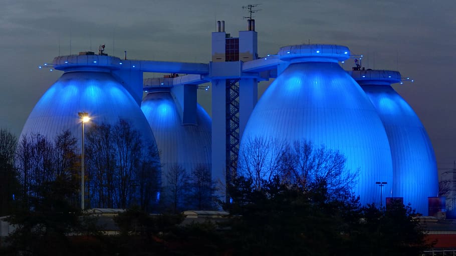 struktur beton biru, sewerage, b224, diterangi, pabrik biometana, boye, jerman, telur, emscher, emschergenossenschaft