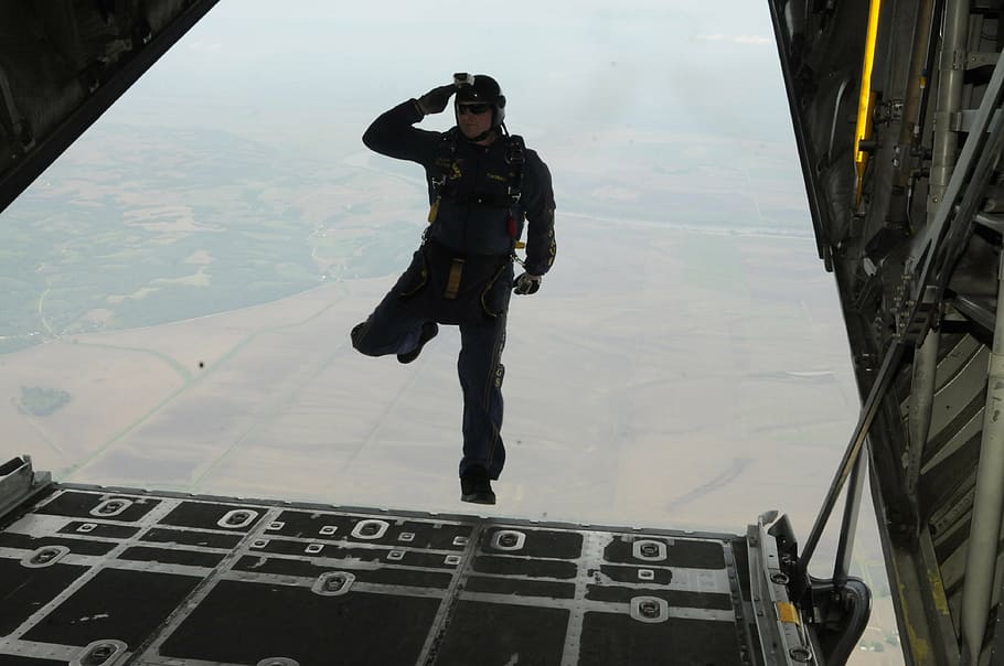 hombre, saltando, avión, paracaidismo, salto, caída, militar, formación, alto, personas