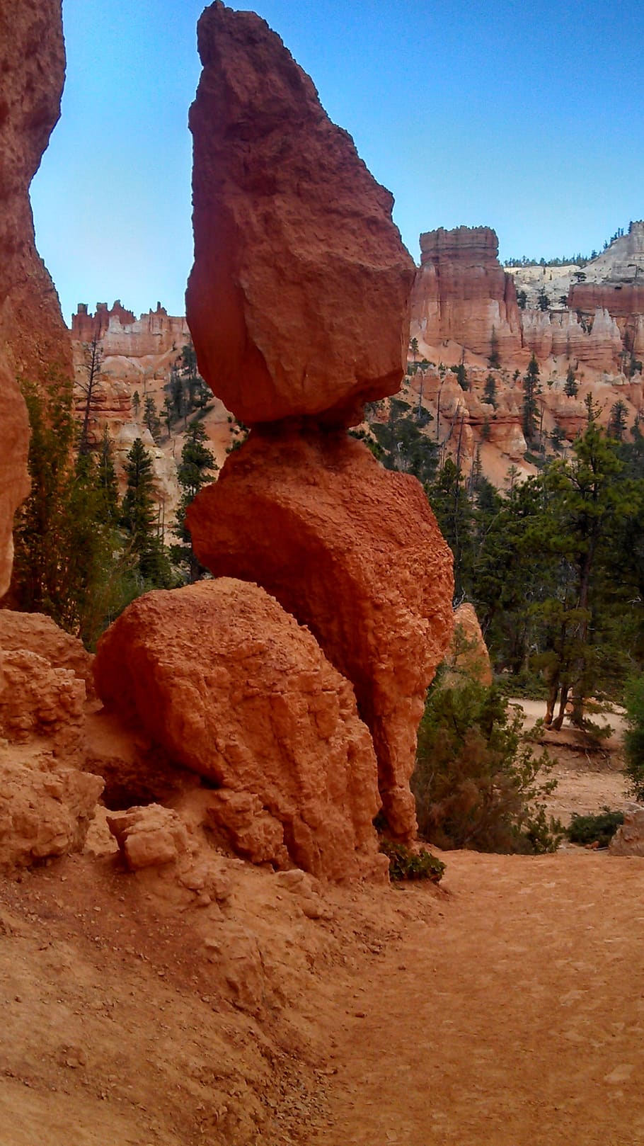 balanced rock, bryce canyon, rock formation, erosion, utah, sandstone, rock, rock - object, sky, solid