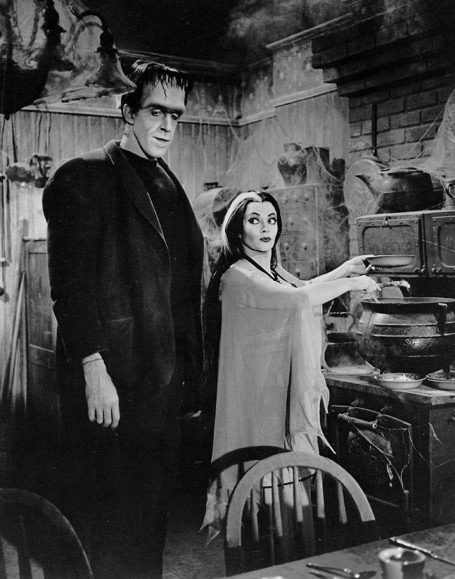 frankenstein, wife, kitchen painting, munsters, fred gwynne, yvonne decarlo, actor, actress, television, series