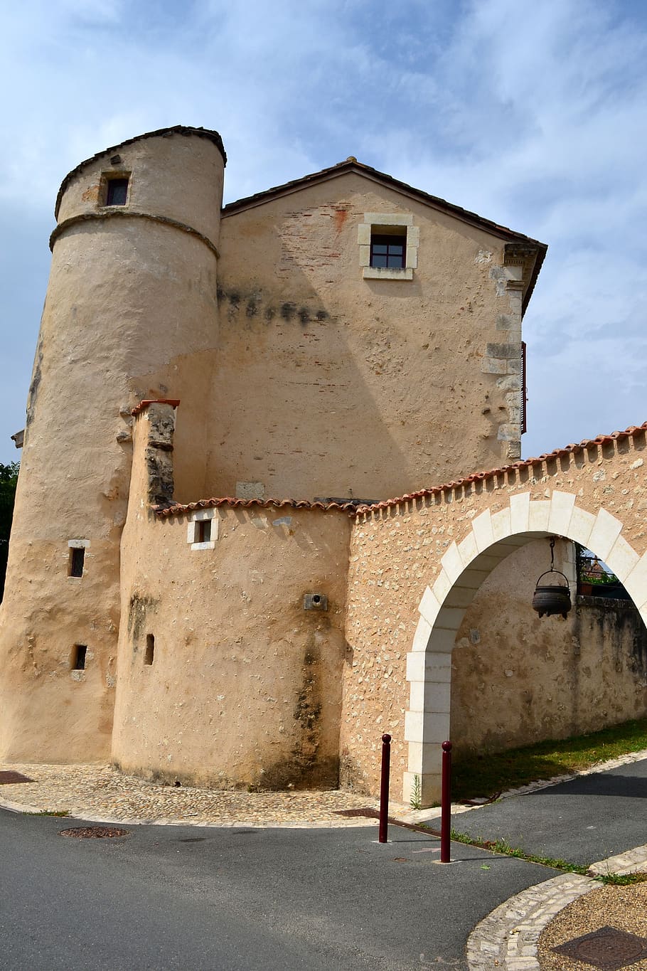 old village, castle, old house, issac, dordogne, france, périgord, cauldron, arc, wall