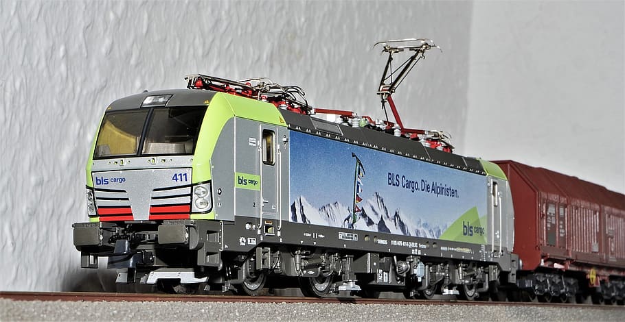 model train, electric locomotive, siemens, vectron, goods train locomotive, bls, bern-lötschberg-simplon railway, model railway, scale h0, switzerland