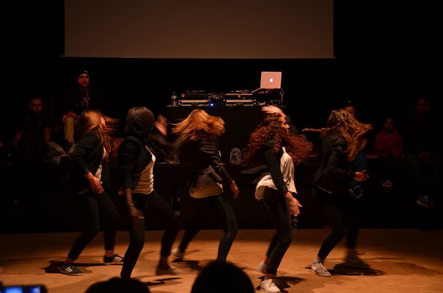 group, women, performing, stage, dance, hip-hop, battle, rurap, full length, group of people