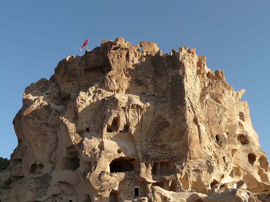 uchisar, tempat tinggal batu tuf, cappadocia, nevşehir, turki, apartemen batu, castle rock, apartemen, kota, alam