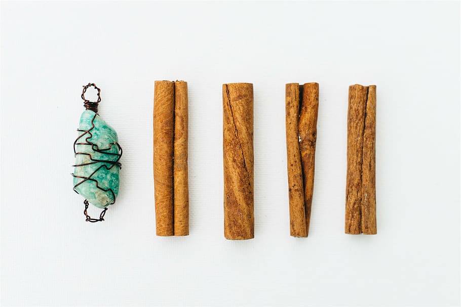 four, cinnamon, teal, wired, pendant, brown, rolled, papers, green, gemstone
