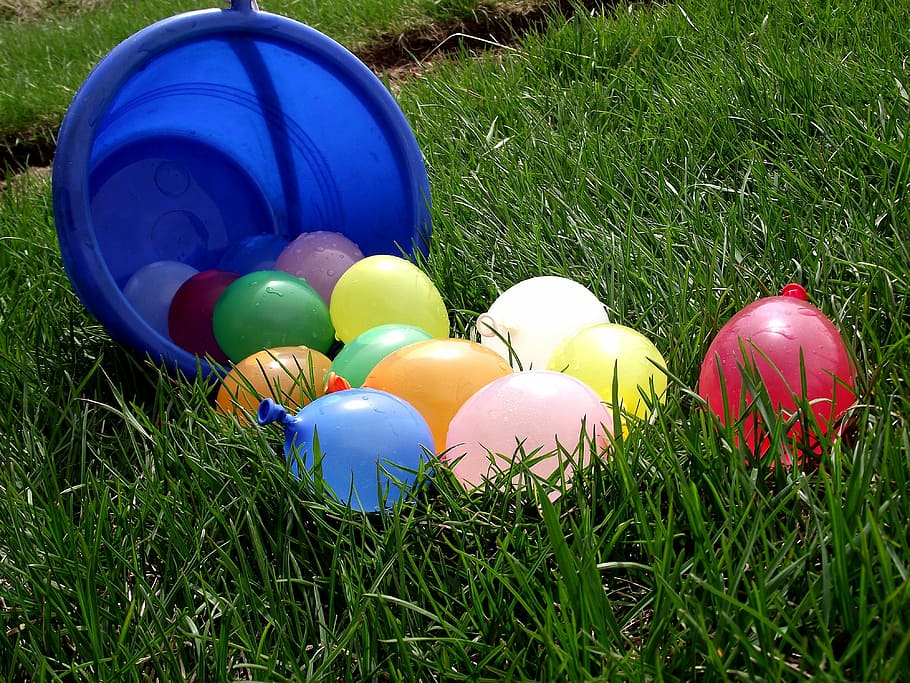 surtido, color, globos de agua, verde, hierba, durante el día, agua, globo, diversión, decoración