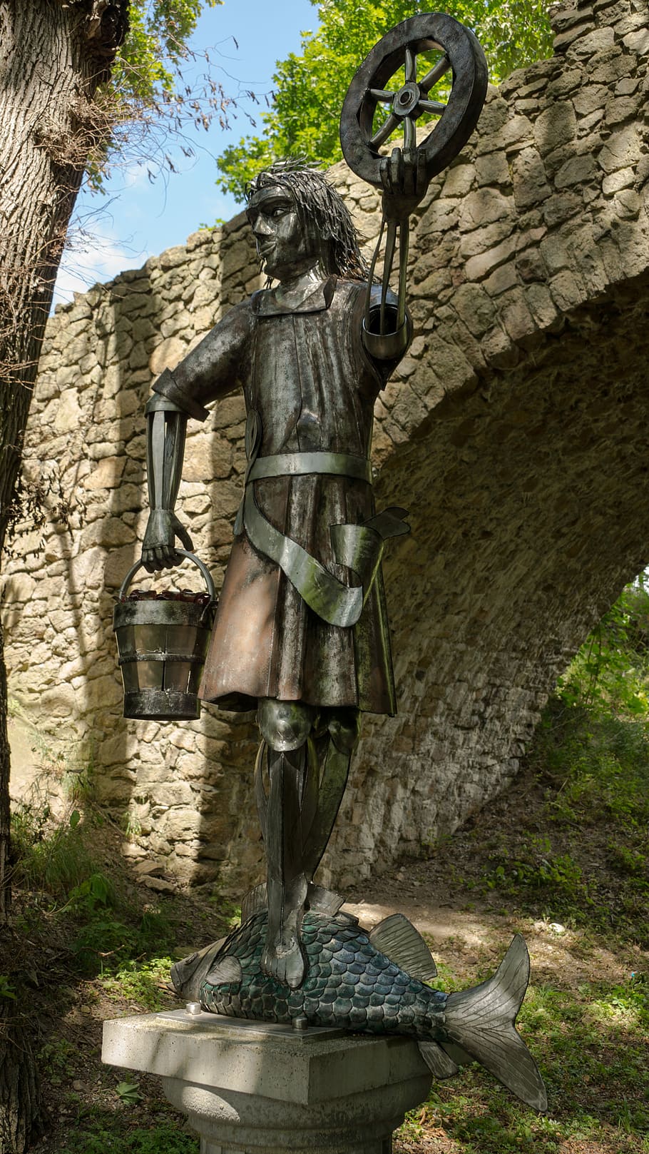 Krodo, estatua, Harz, Harzburg, Bad Harzburg, cuatro elementos, símbolo, castillo de Harzburg, saxon chronicle, pagan