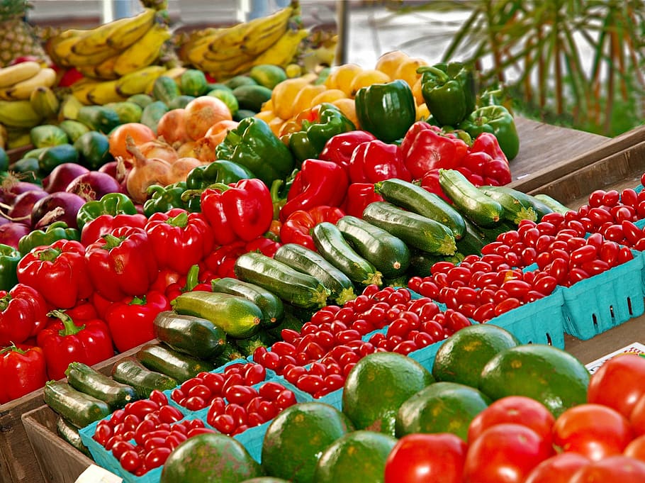 green, red, bell peppers display, market, food, fruit, supermarket, pepper, vegetable, healthy