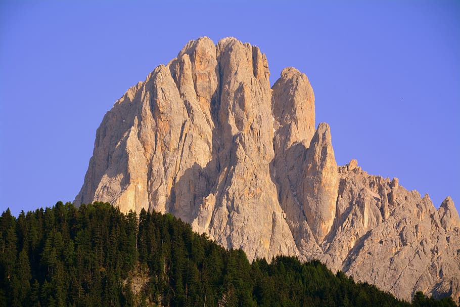 Dolomitas, montañas, Italia, Sassolungo, cielo, naturaleza, montaña, árbol, pintorescos - naturaleza, cordillera
