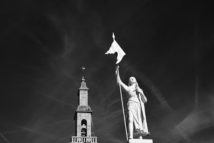 statue of joan of arc, photo black white warrior, 1412-1431, 100 years war, historic character, history, joan of arc, statue, sword, bell tower church